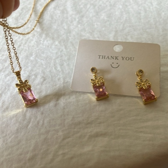 Unbranded: Gold tone Pink Gem with Daisy Rhinestone earrings & necklace - Picture 2 of 12